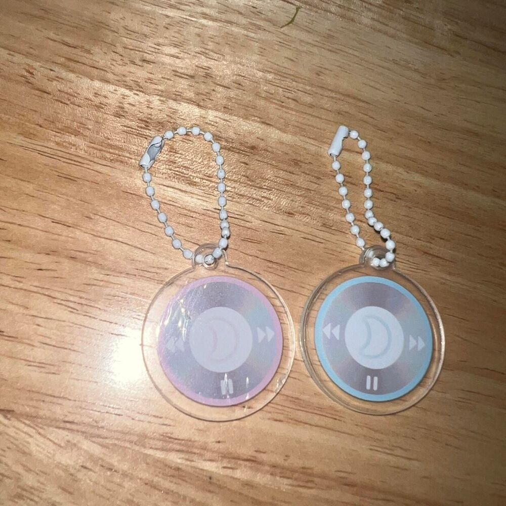 Retro Pastel Pink and Blue iPod MP3 Keychains - Picture 4 of 4